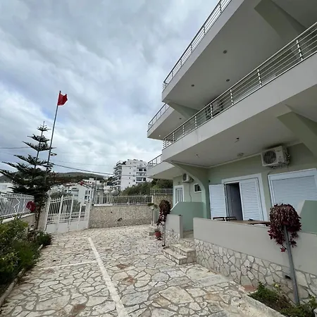 Almar Apartment *
