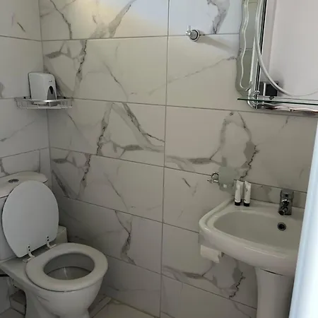 Almar Apartment Sarande