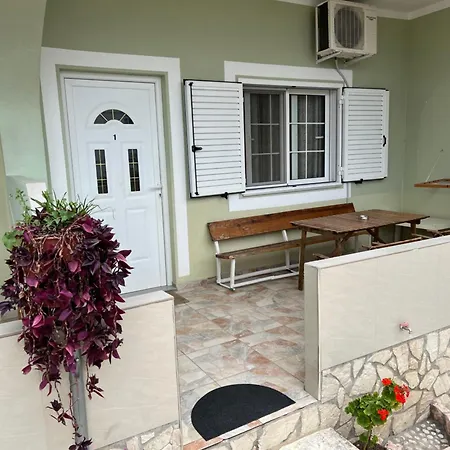 Almar Apartment