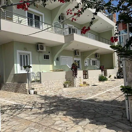 Almar Apartment *