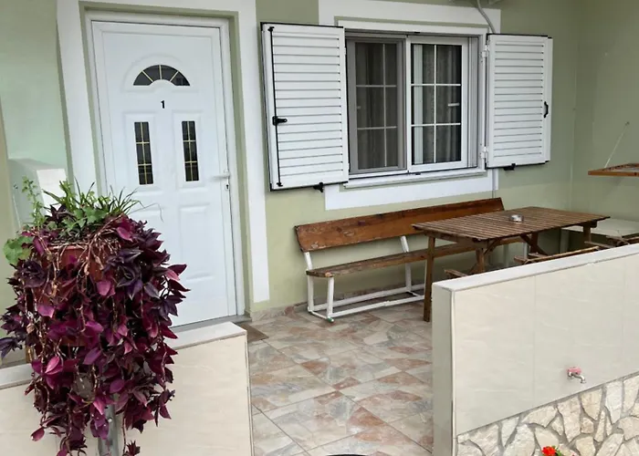 Almar Apartment