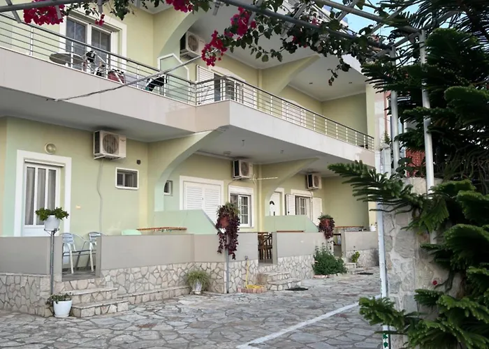 Almar * Sarande